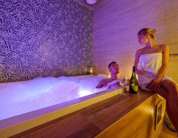 Privátny vírivý kúpeľ a Soho masáž 60 min